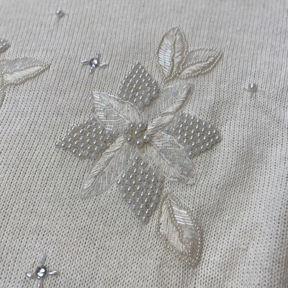 5 for $20 Victoria Harbor sweater - Picture 3 of 4